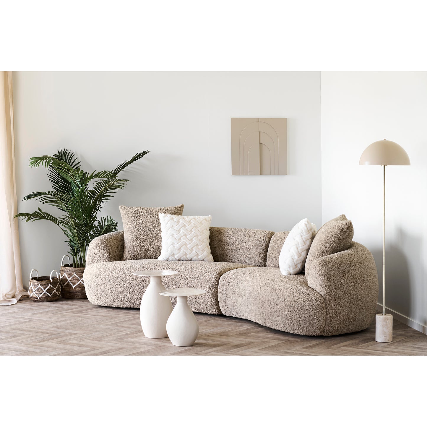 Förhandsboka Dali Sofa