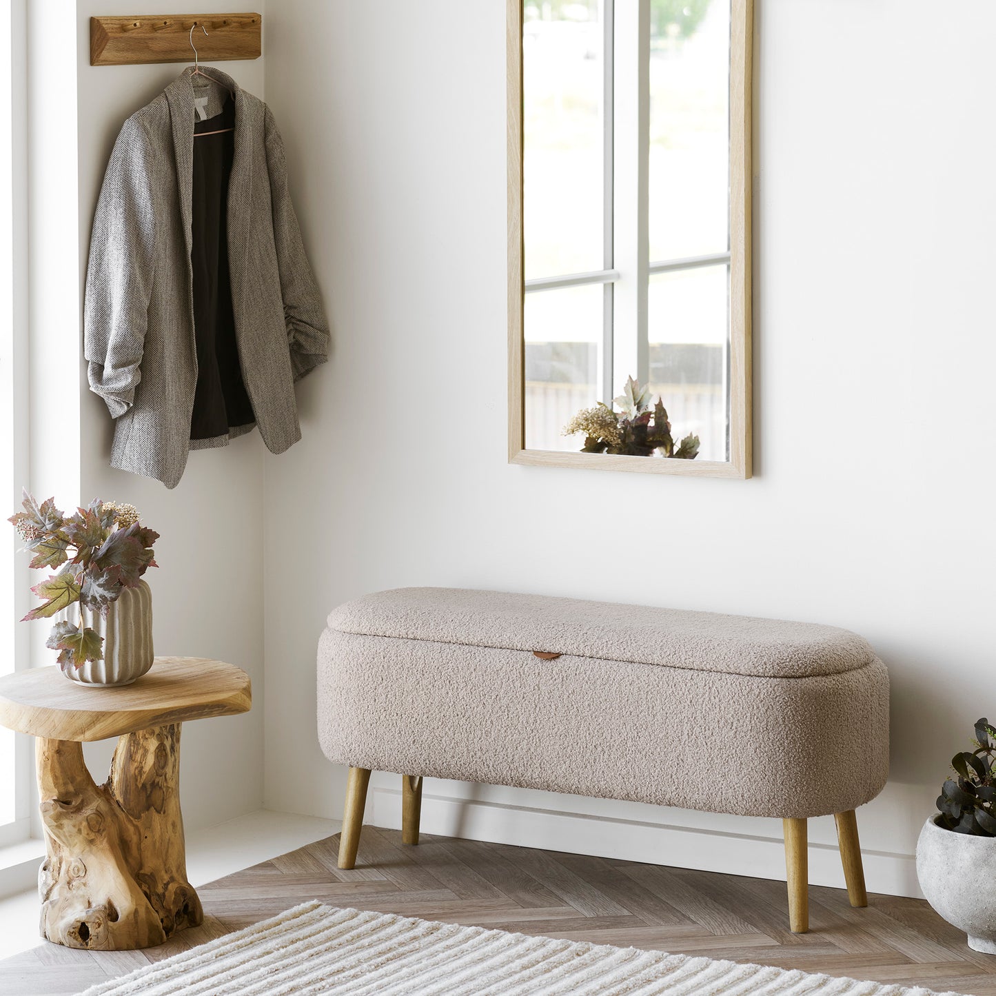 Förhandsboka Harlow Bench
