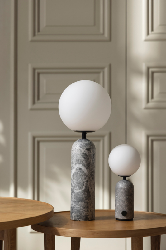 Förhandsboka Torrano Portabel Bordslampa Grå