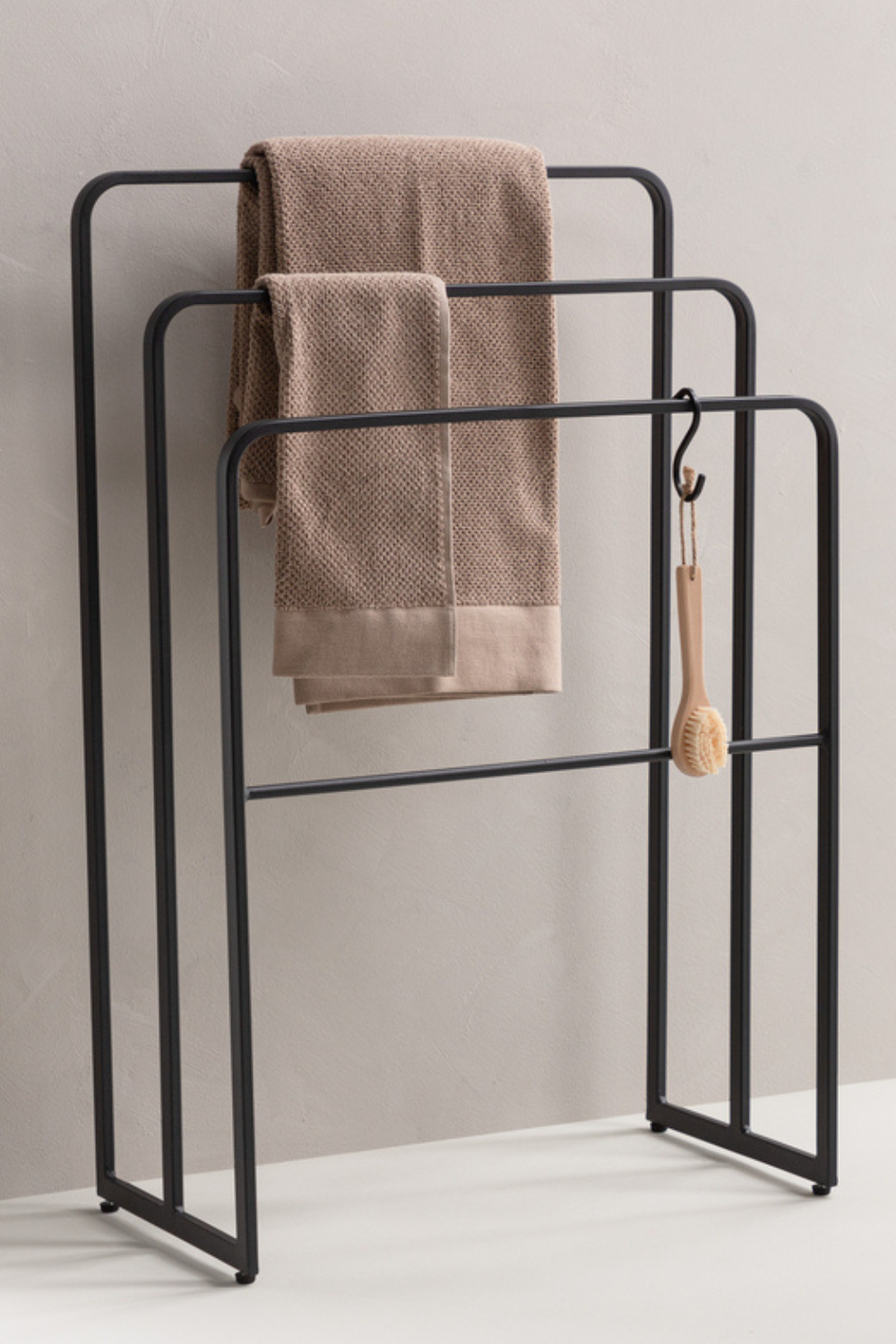 Drammen Clothes hanger 30 x 54 x 84