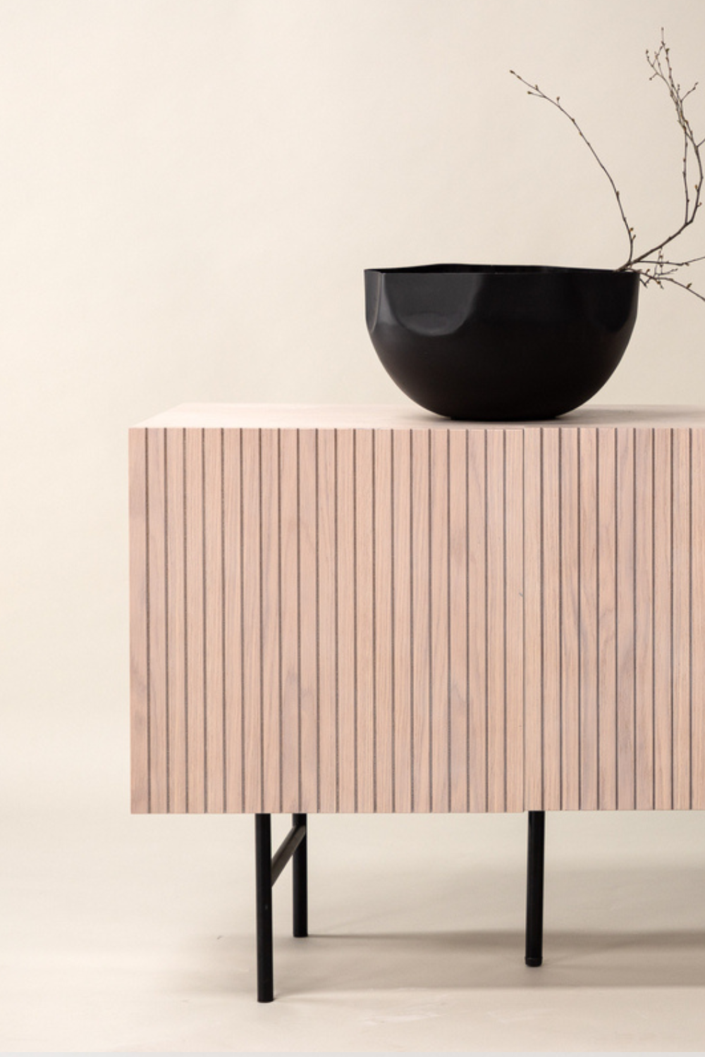 Björkön Skåp 42 x 150 x 75 Vitputsad