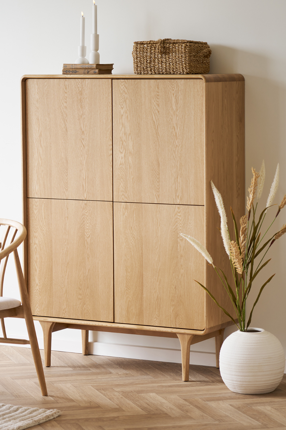 Förhandsboka Darwin Cabinet