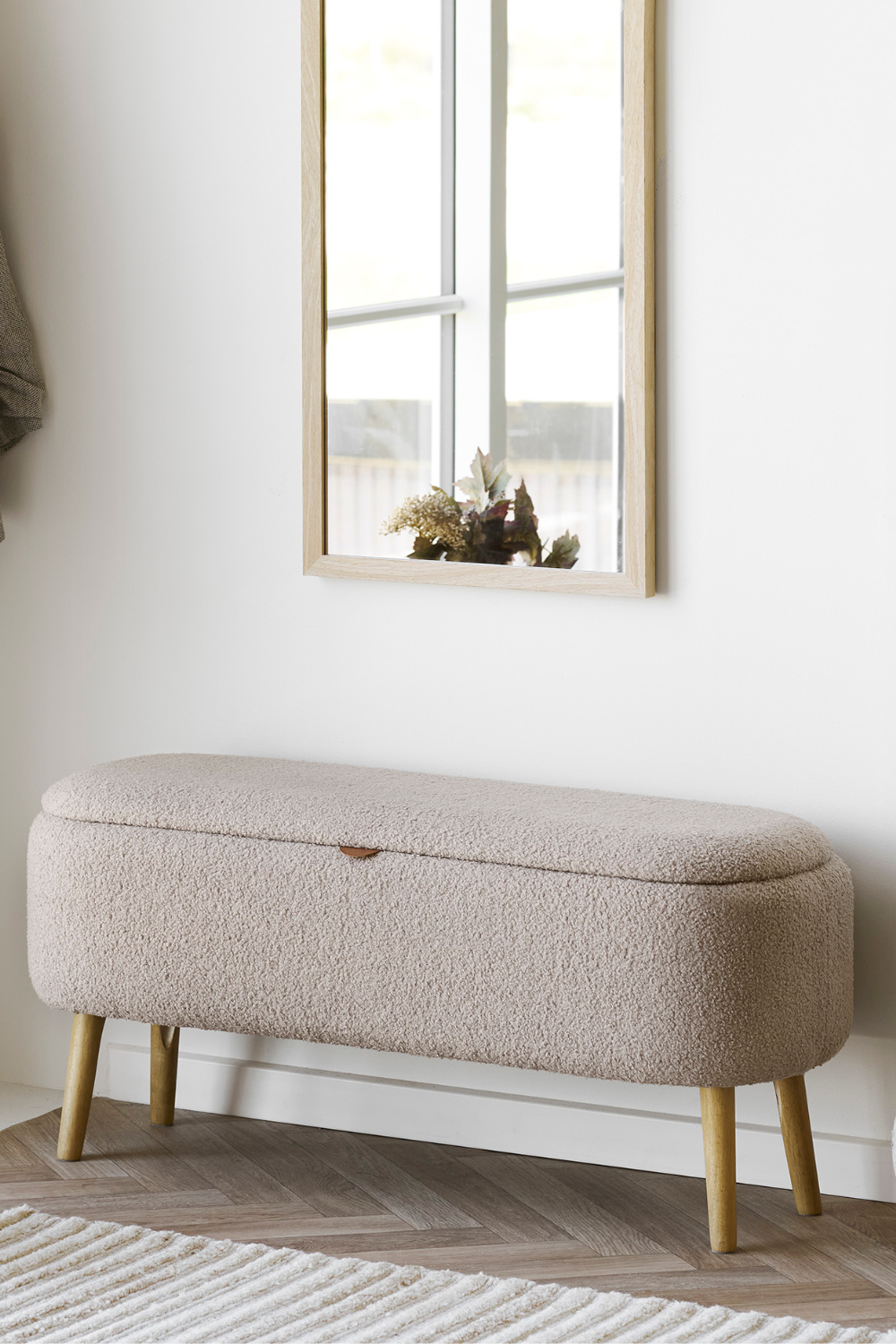 Förhandsboka Harlow Bench