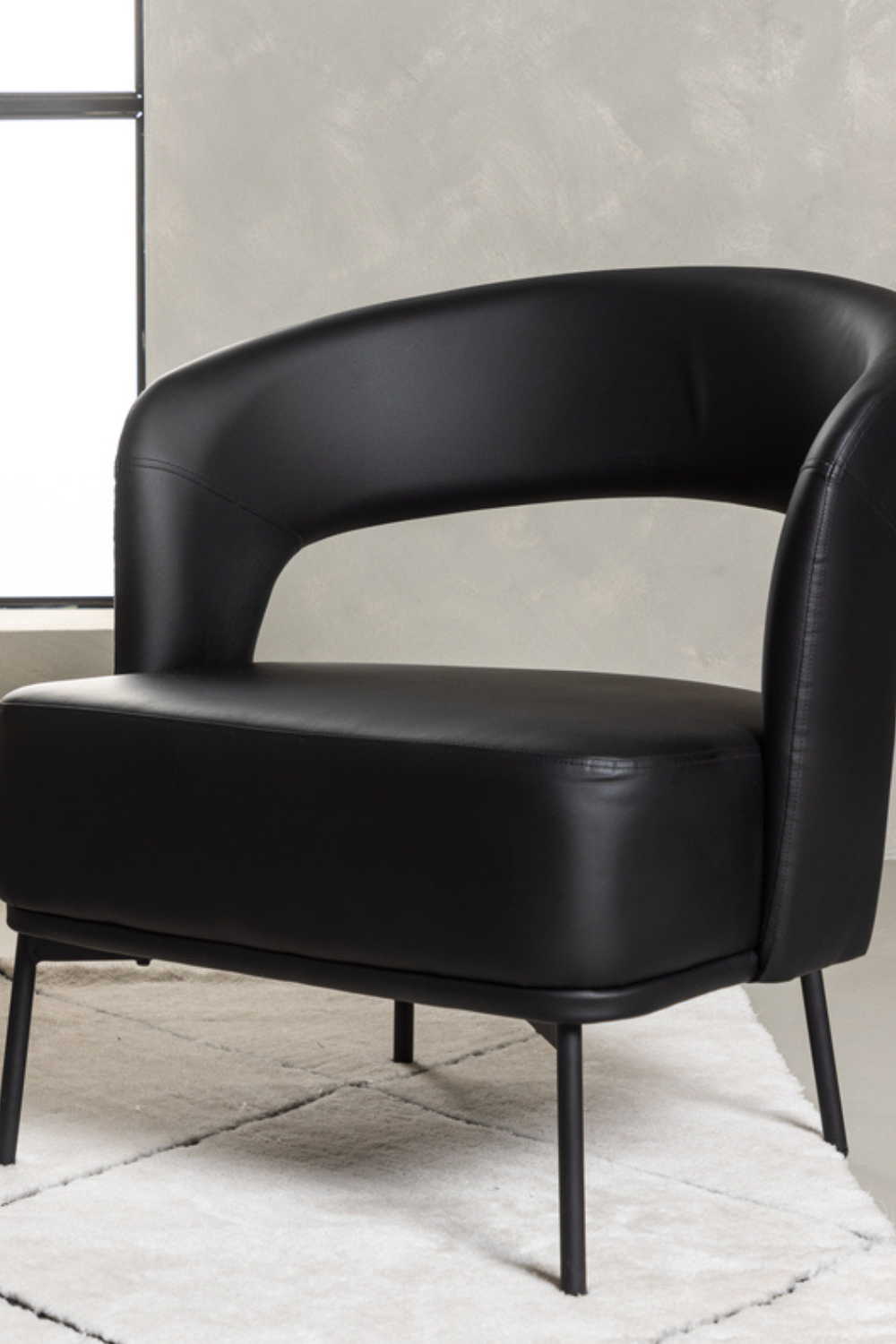 Pre-order Mundo Armchair Black