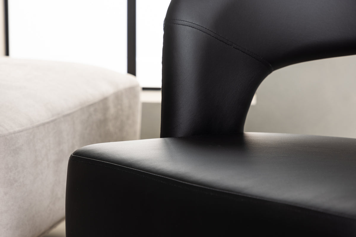 Pre-order Mundo Armchair Black