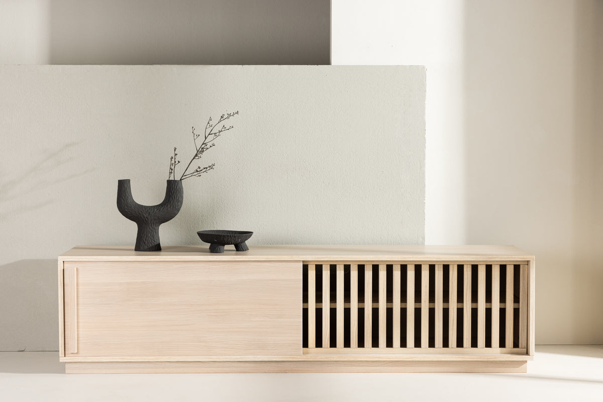 Pre-order Lugo TV stand White 40 x 180 x 45