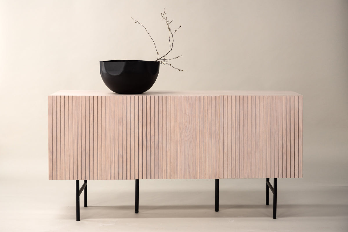 Björkön Skåp 42 x 150 x 75 Vitputsad