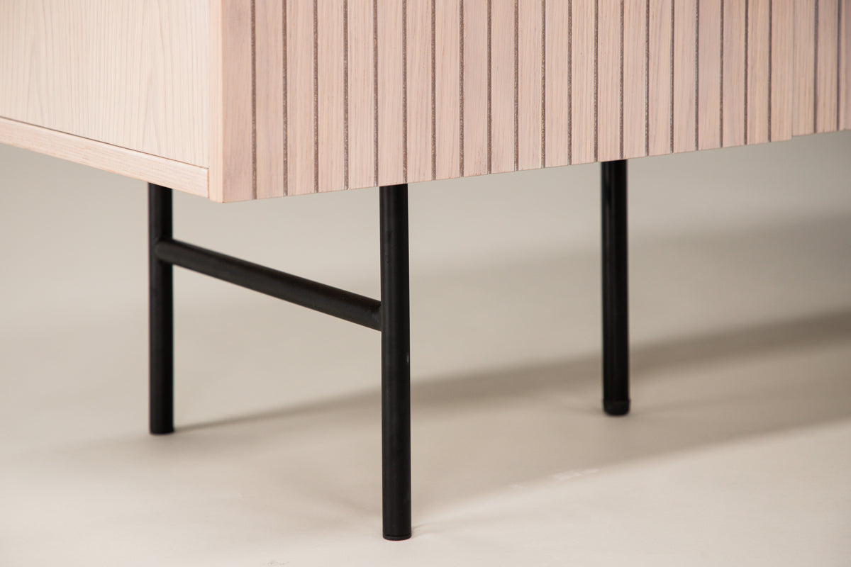 Björkön Skåp 42 x 150 x 75 Vitputsad