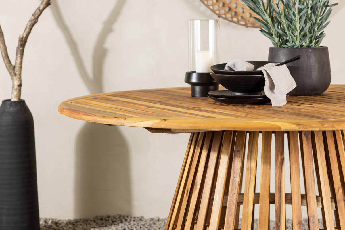 Tucumán Round Dining Table