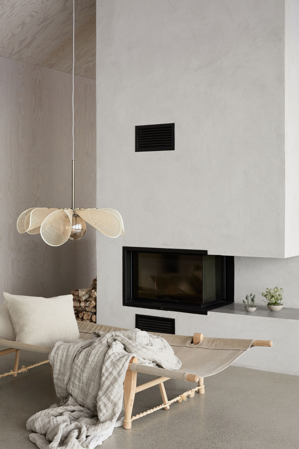 DECKENLEUCHTE STRENGTH Beige 63 cm – Design Anja Pärson und Filippa Rådin.