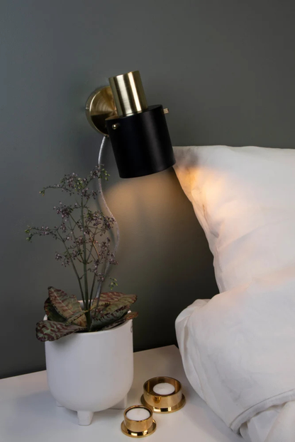 Vägglampa Clark 1 Svart/borstad mässing