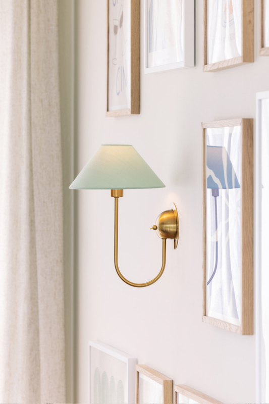 Förhandsboka Iris Vägglampa Ljusgrön