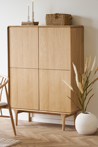 Förhandsboka Darwin Cabinet