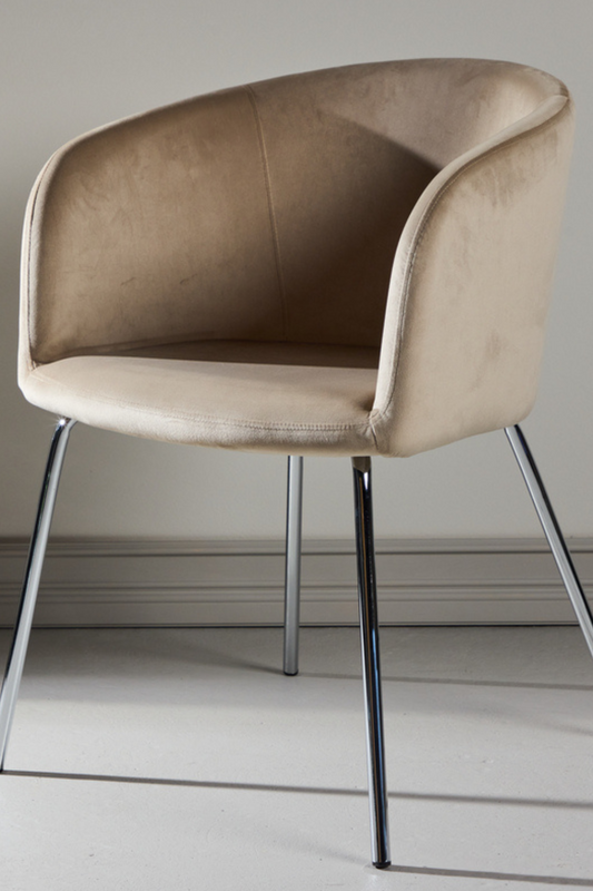 Förhandsboka Berit Matstolar Beige