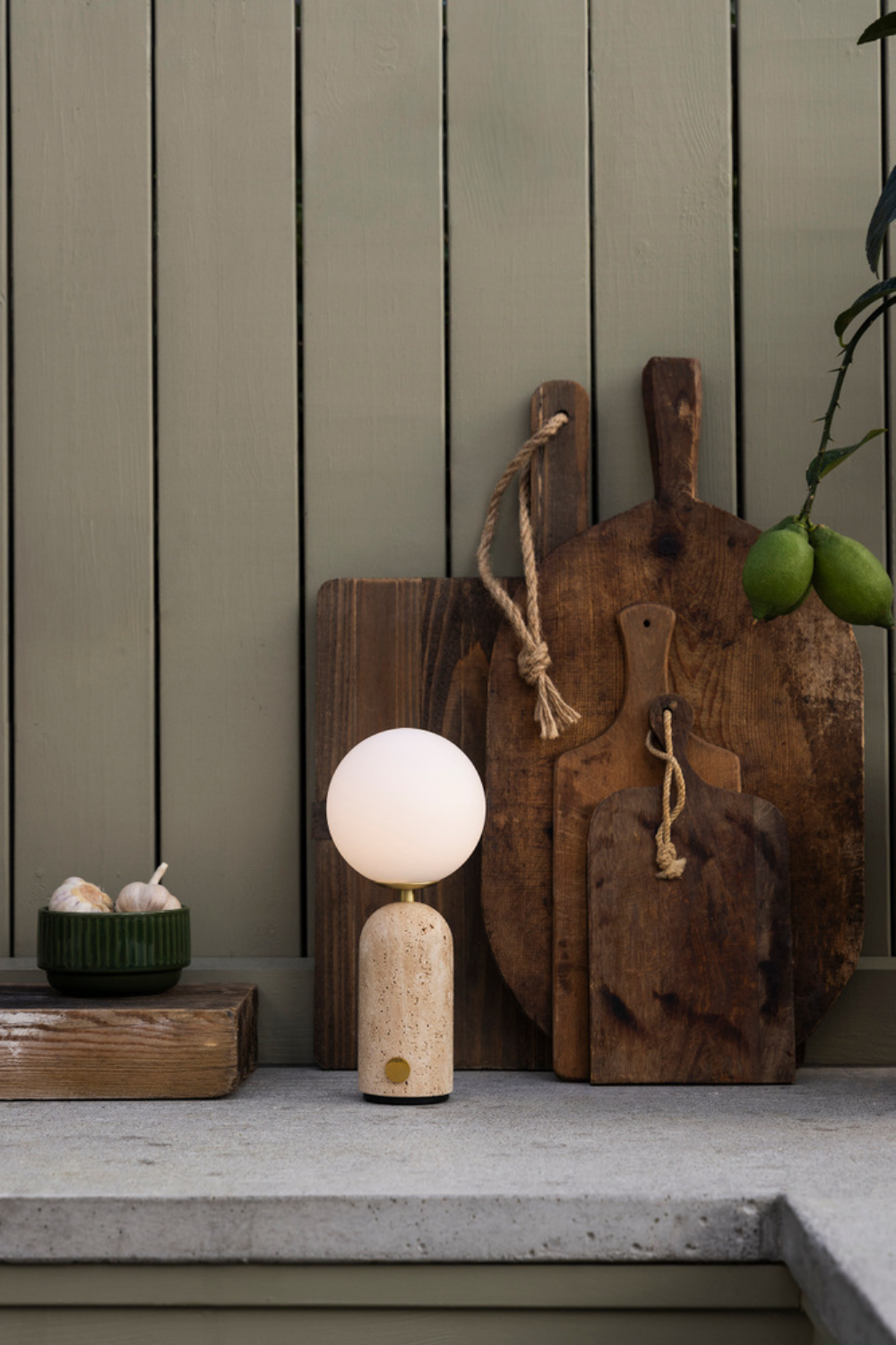 Förhandsboka Torrano Portabel Bordslampa Travertin