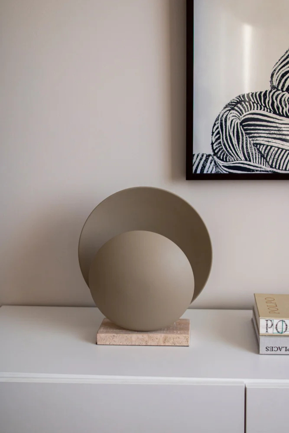 Förhandsboka Orbit Bordslampa Beige