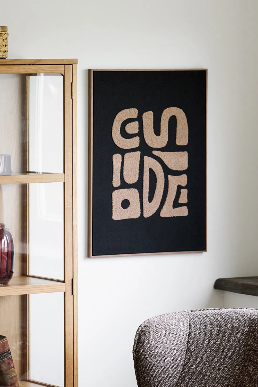 Förhandsboka Tine Tuftad Väggdekoration Svart/beige