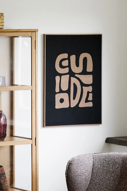 Förhandsboka Tine Tuftad Väggdekoration Svart/beige