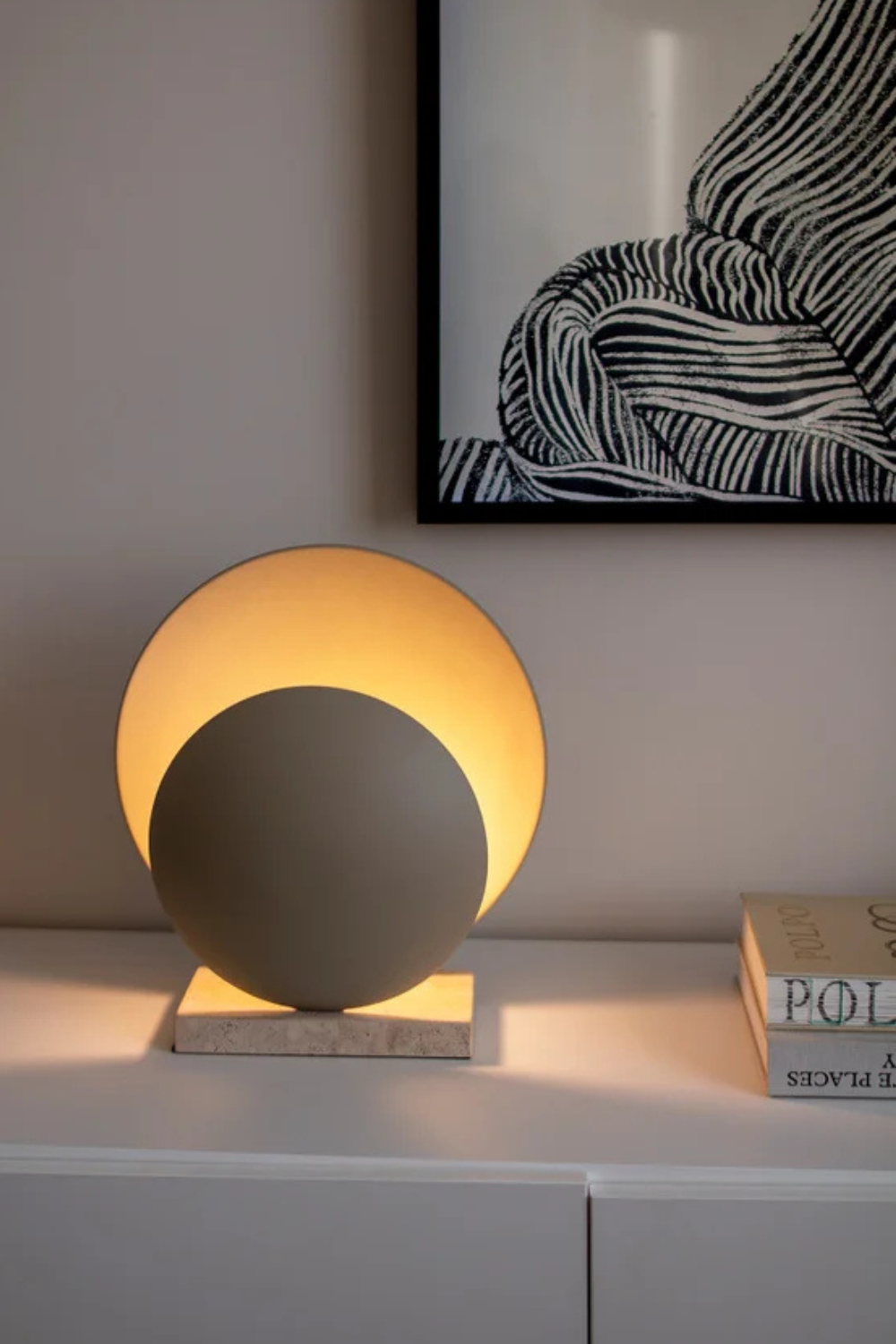 Förhandsboka Orbit Bordslampa Beige