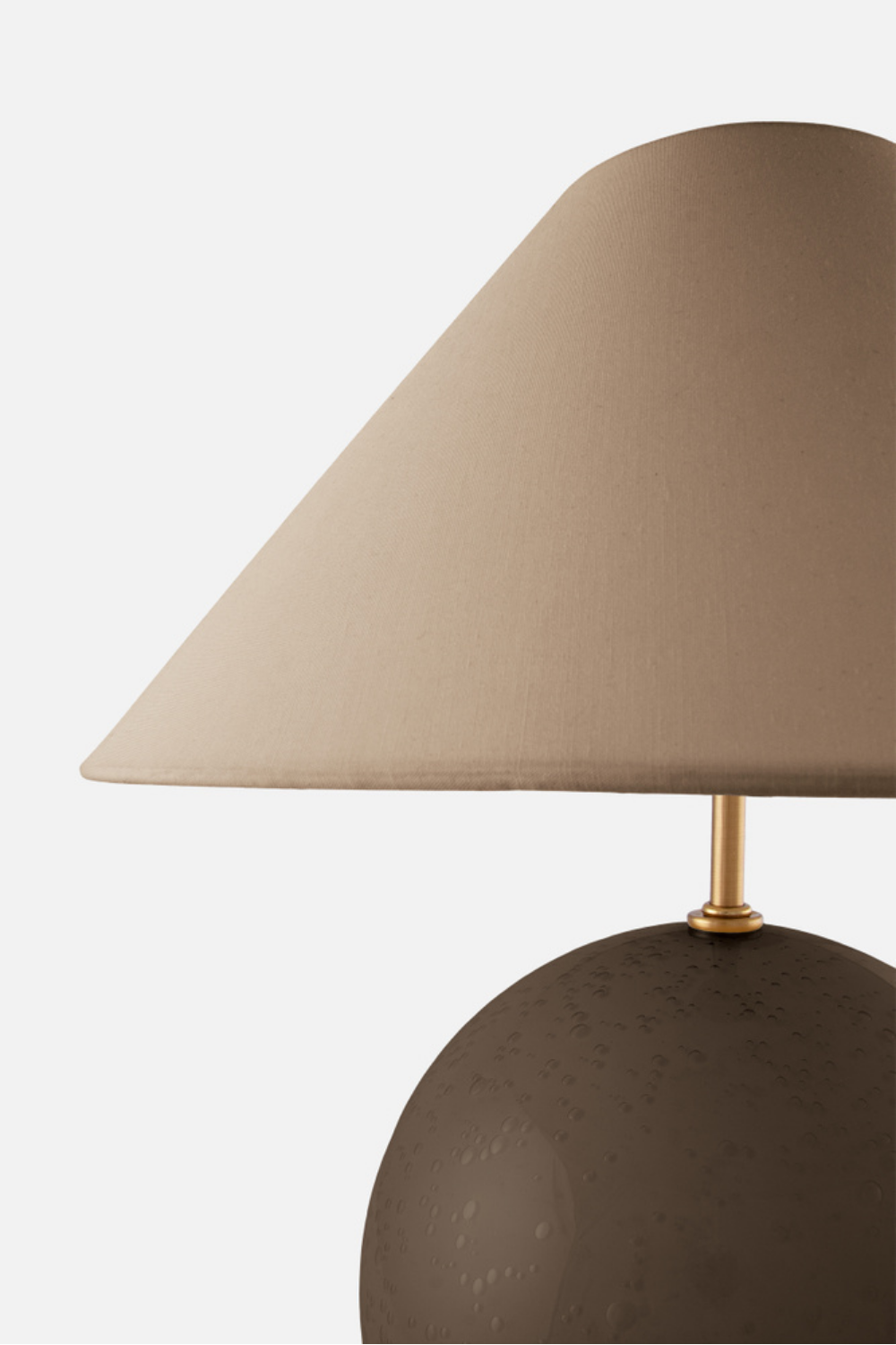 Forhåndsbestil Iris Bordlampe Mocka 35 cm