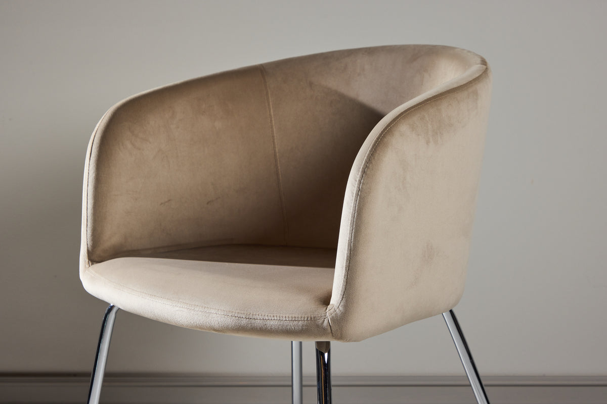 Förhandsboka Berit Matstolar Beige