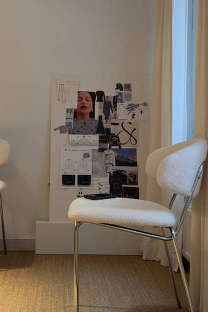 Förhandsboka Chico Matstol 2-Pack - Steel Chrome / Vit Boucle