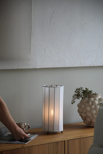 Hikari Bordslampa Vit