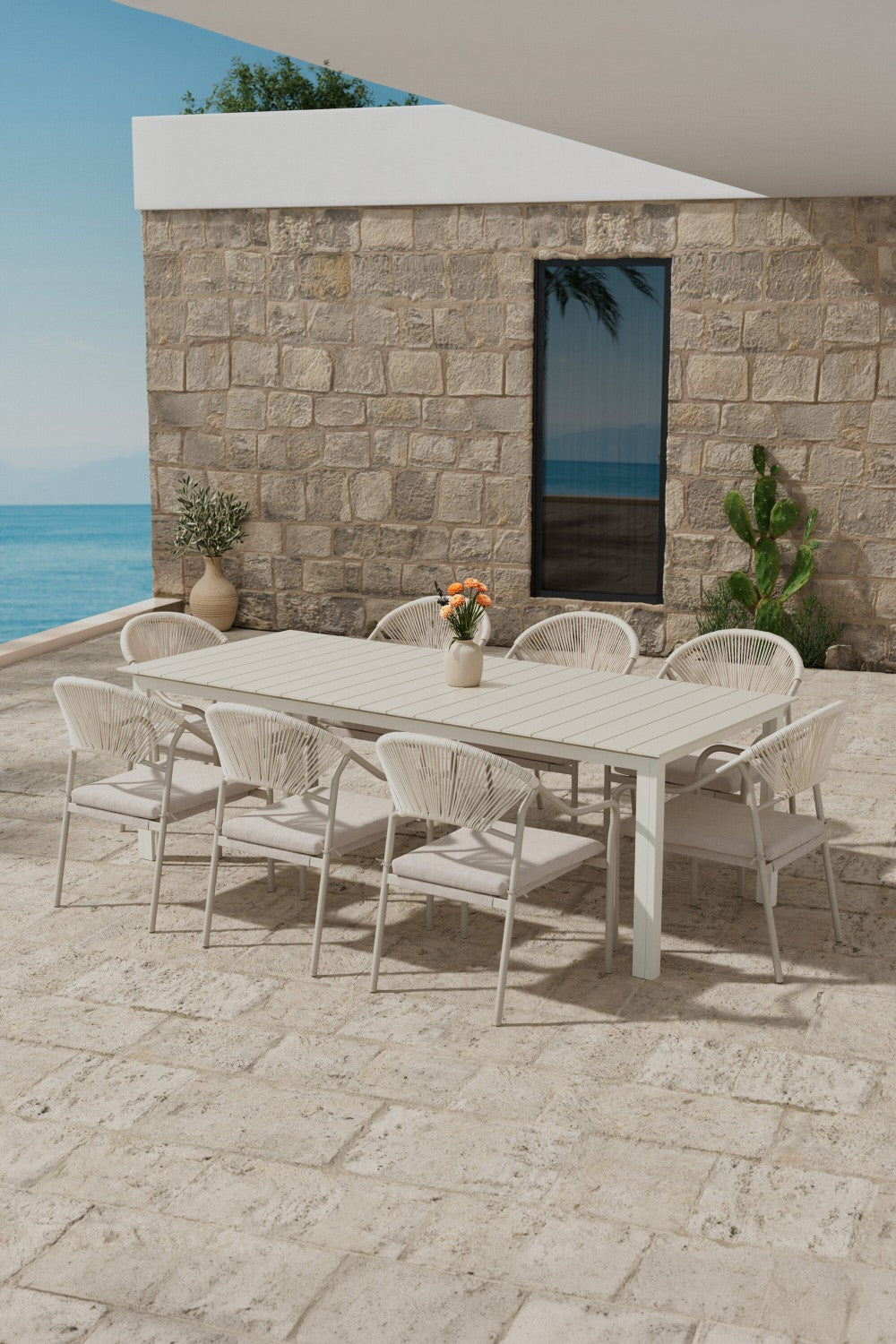 Levels Matbord med Paros Stolar